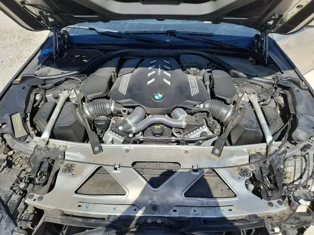 BMW 750 XI 2021