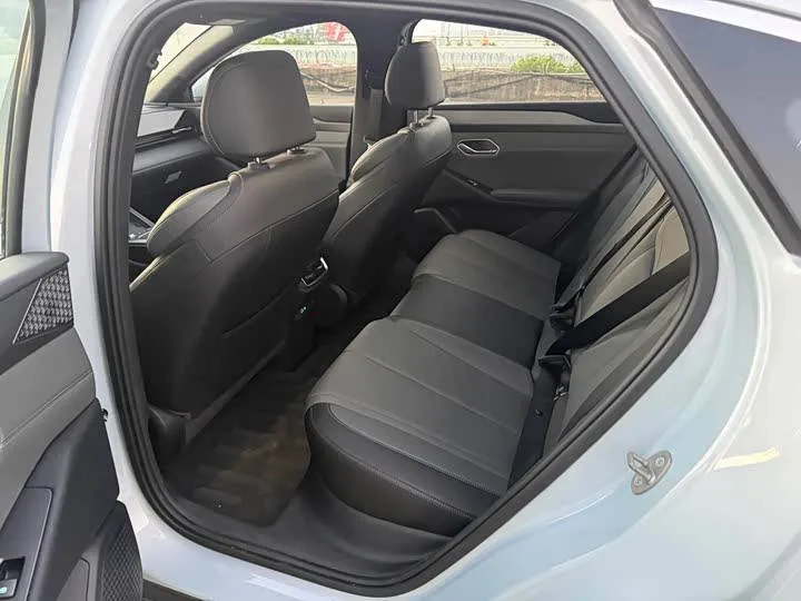 BYD QIN L 2025