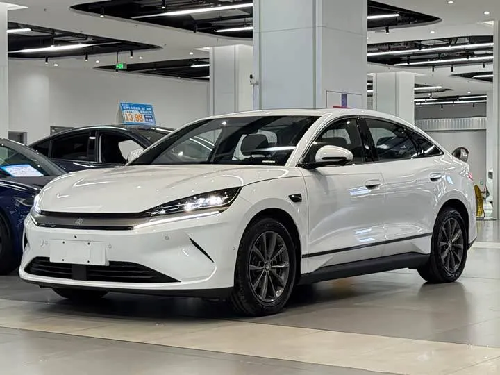 BYD QIN L 2025