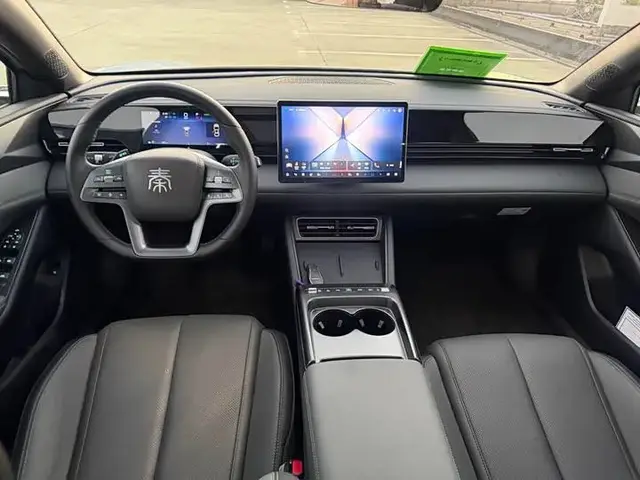 BYD QIN L 2025