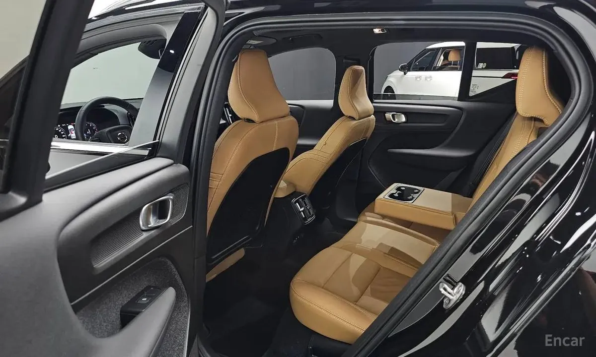 VOLVO XC40 B4 2022