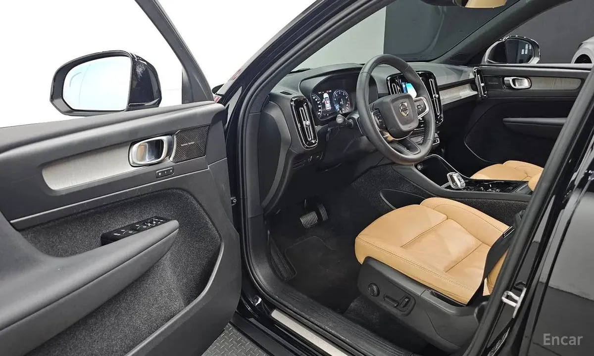 VOLVO XC40 B4 2022