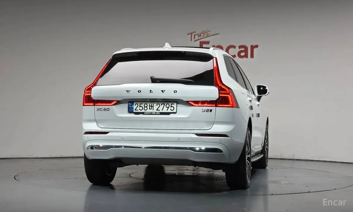 VOLVO XC60 B5 2023