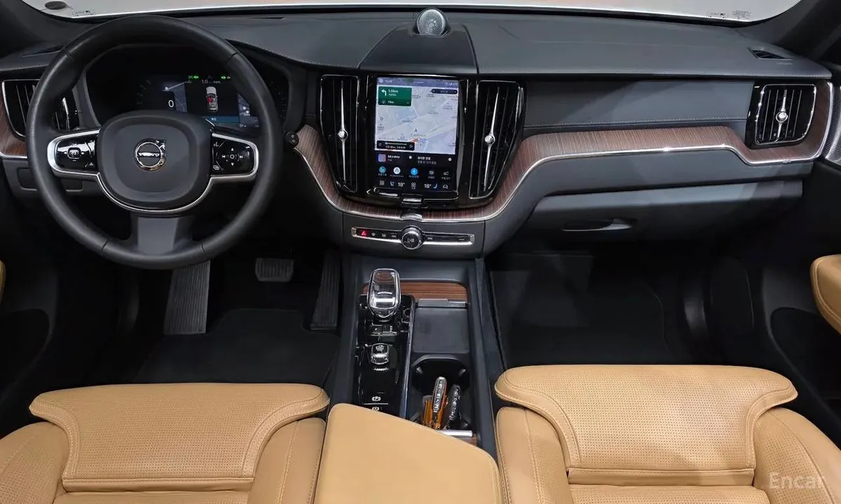 VOLVO XC60 B5 2023