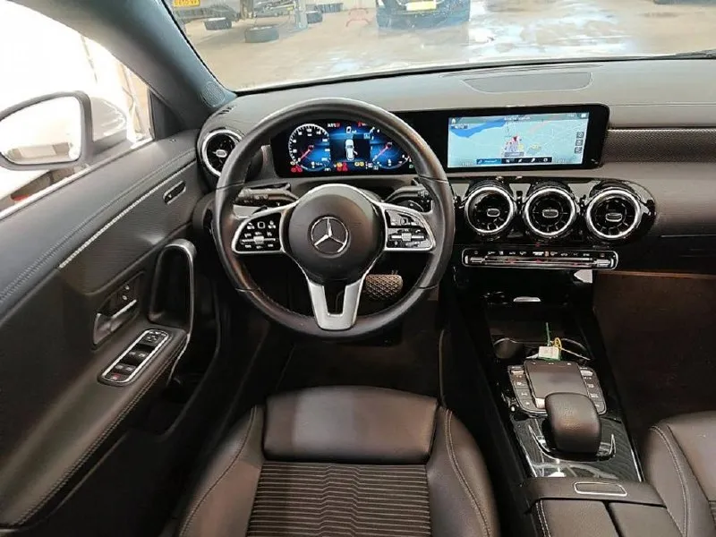 MERCEDES-BENZ CLA SHOOTING BRAKE 180 2022