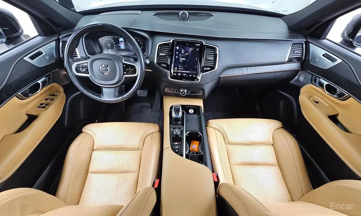 VOLVO XC90 B6 2022