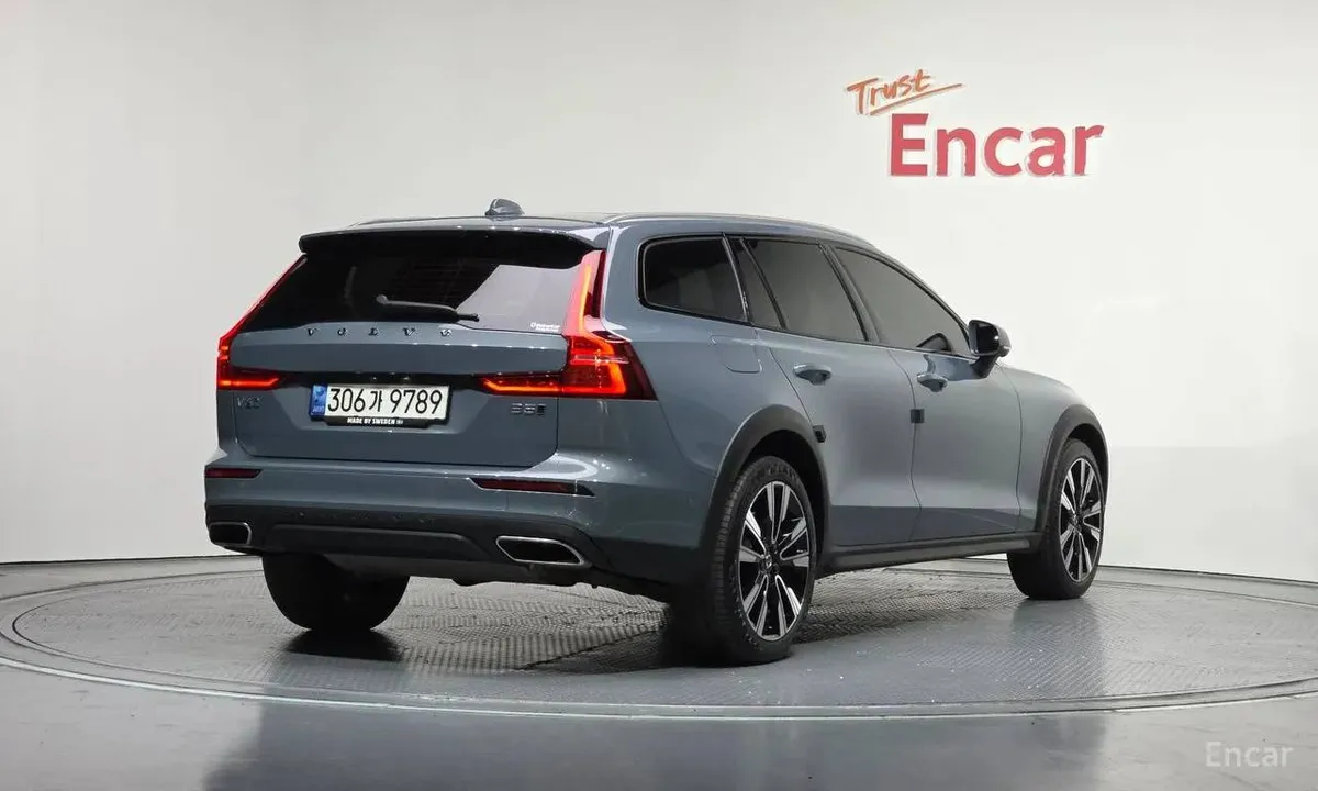 VOLVO V60 B5 AWD 2022