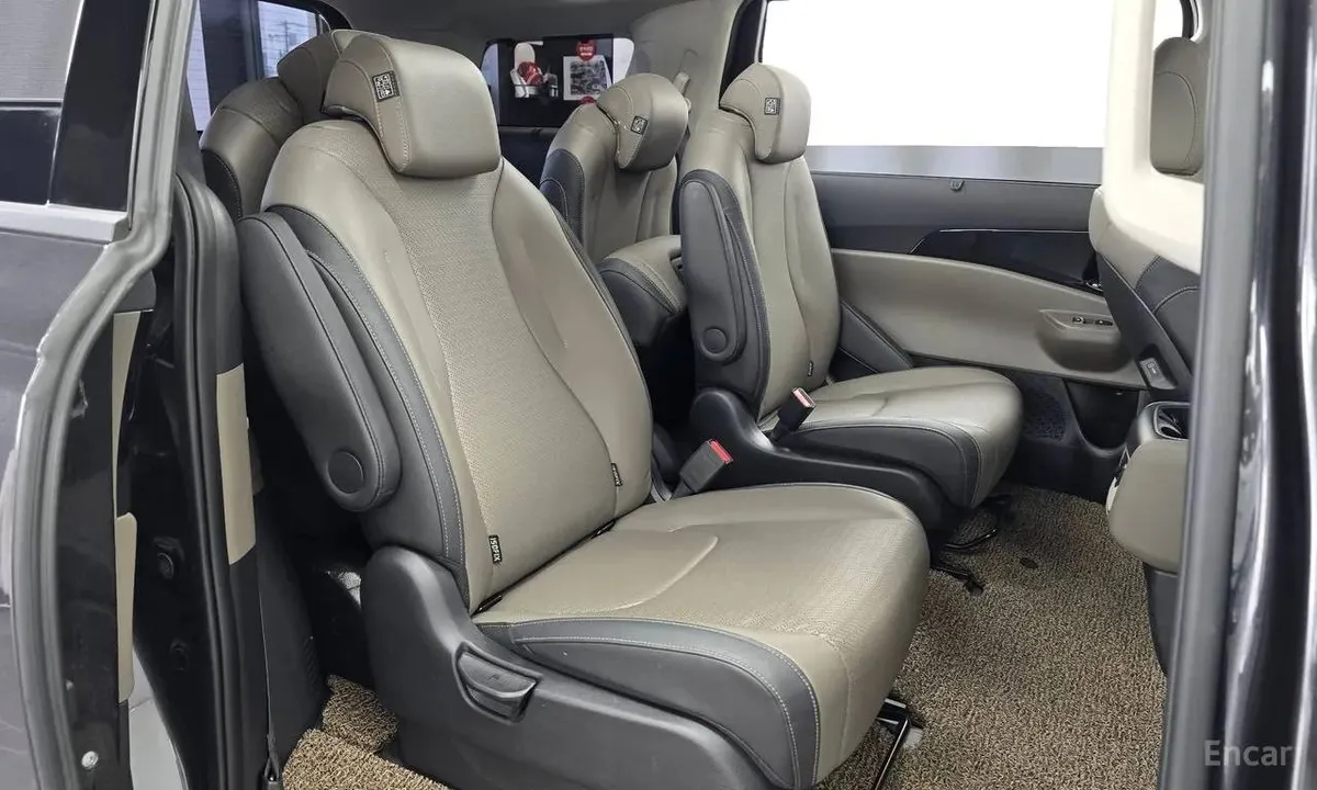 KIA CARNIVAL GRAVITY 2023