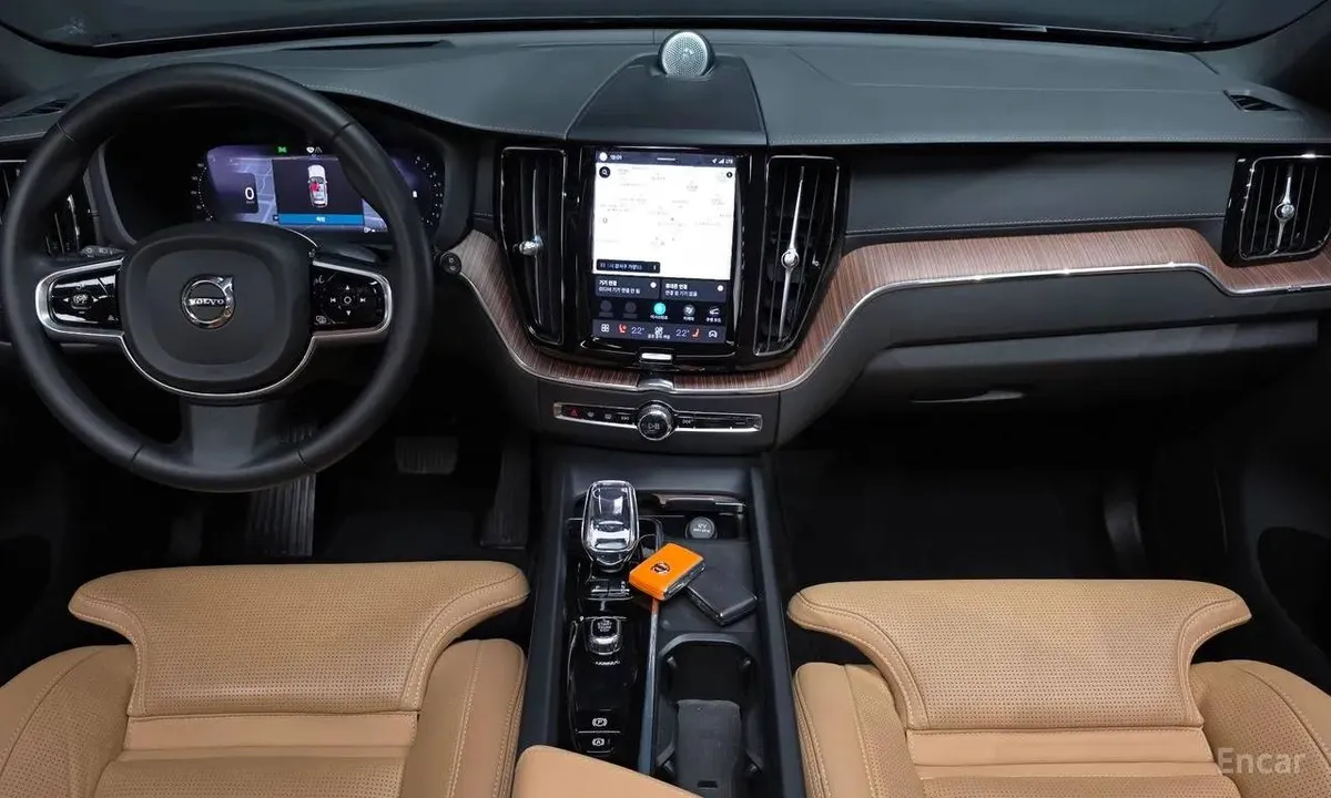 VOLVO XC60 B5 2023