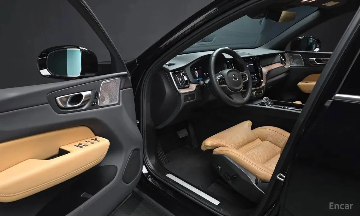 VOLVO XC60 B5 2023