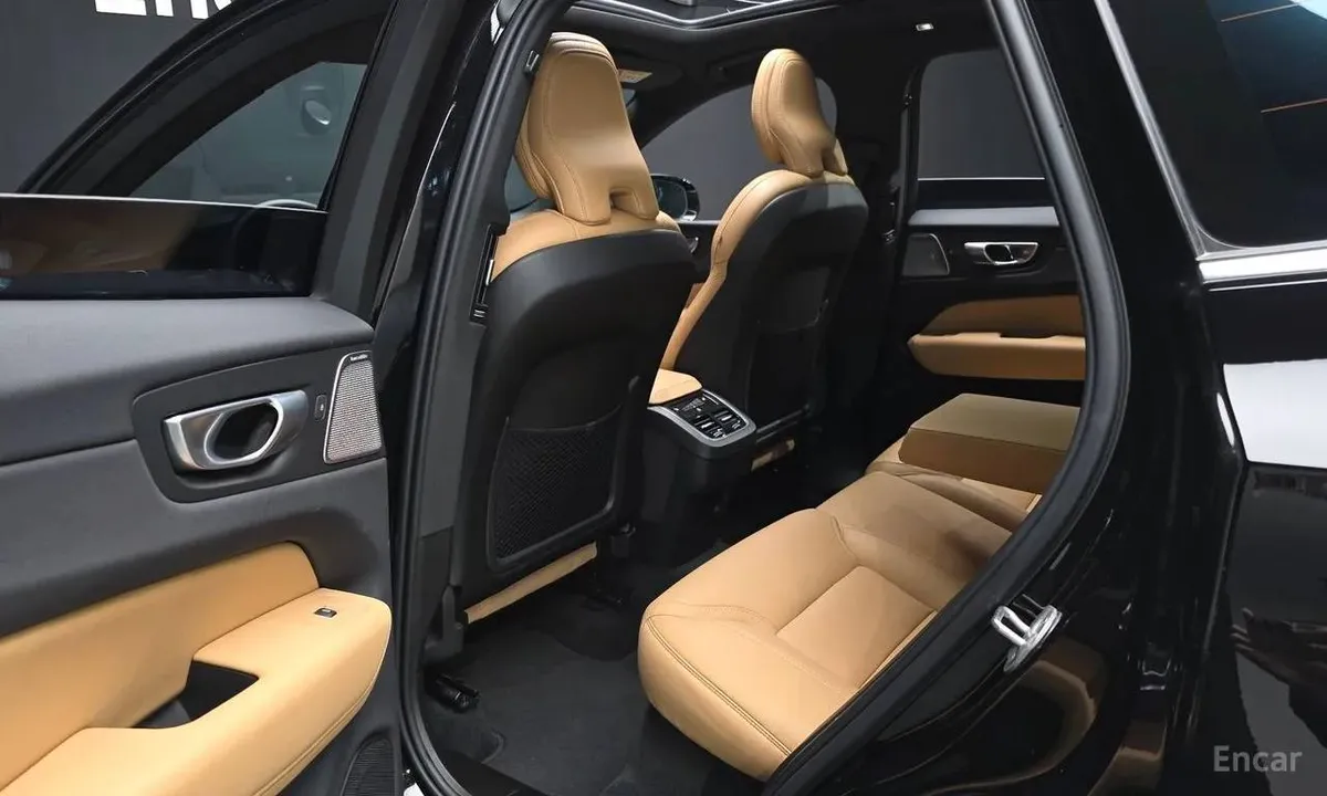 VOLVO XC60 B5 2023