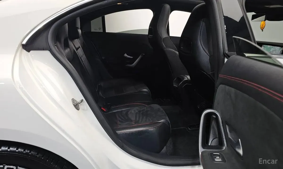 MERCEDES-BENZ CLA250 4MATIC 2022
