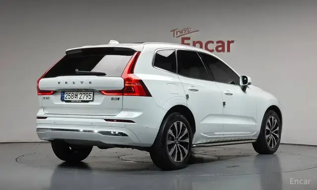 VOLVO XC60 B5 2023