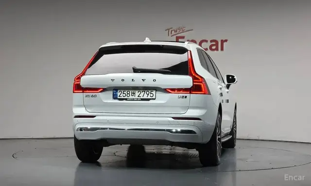 VOLVO XC60 B5 2023