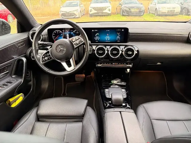 MERCEDES-BENZ CLA 180 2022