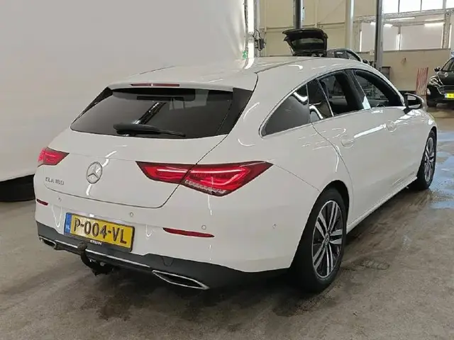 MERCEDES-BENZ CLA SHOOTING BRAKE 180 2022