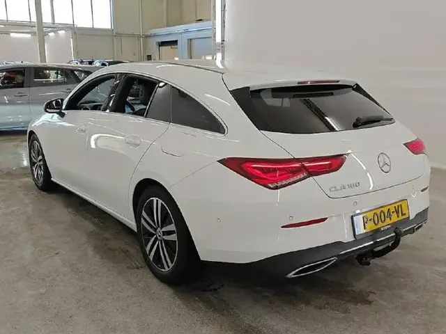 MERCEDES-BENZ CLA SHOOTING BRAKE 180 2022