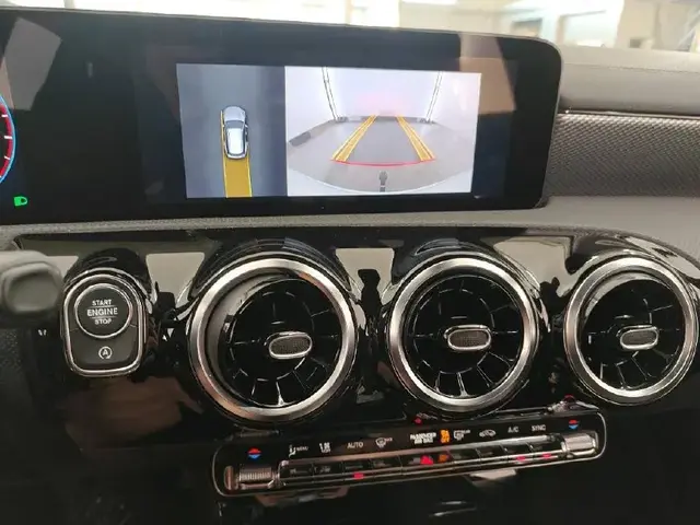 MERCEDES-BENZ CLA SHOOTING BRAKE 180 2022