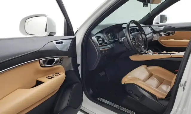 VOLVO XC90 B6 2022