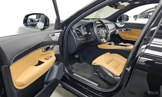 VOLVO XC90 B6 2022