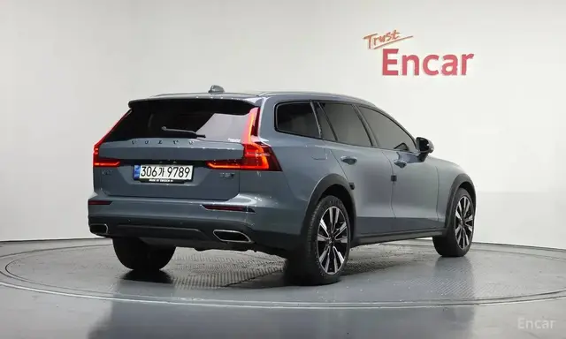 VOLVO V60 B5 AWD 2022