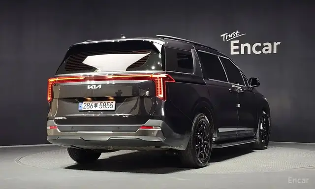 KIA CARNIVAL GRAVITY 2023