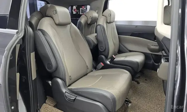 KIA CARNIVAL GRAVITY 2023