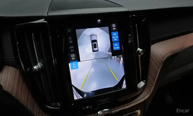 VOLVO XC60 B5 2023