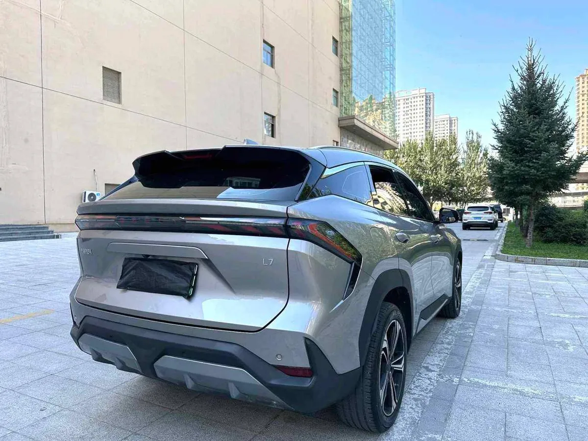 GEELY GALAXY L7 2023