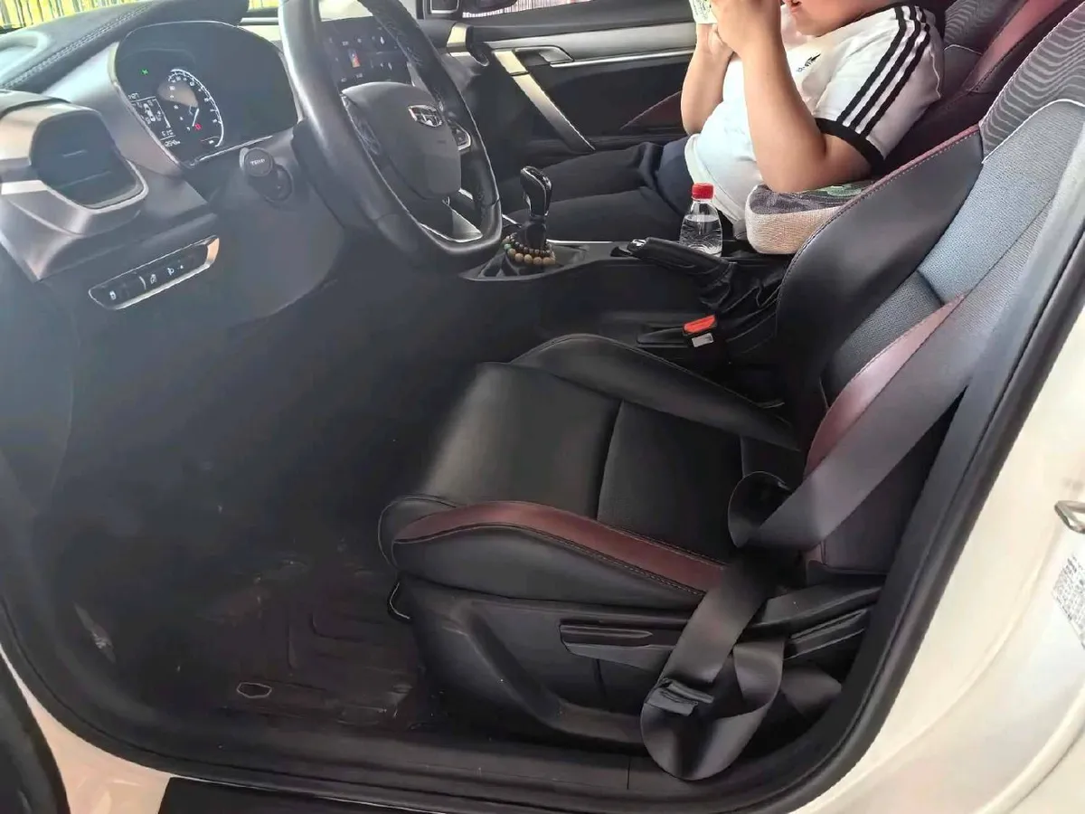 GEELY COOLRAY 2022