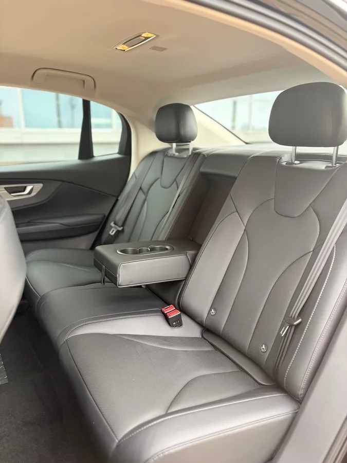 HONGQI E-QM5 500KM TRAVEL EDITION 2025
