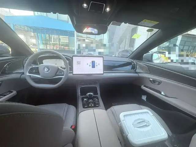 BYD HAN EV 2025