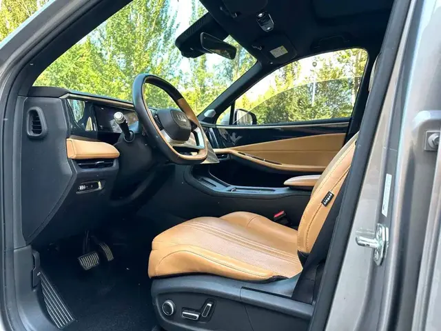 GEELY GALAXY L7 2023