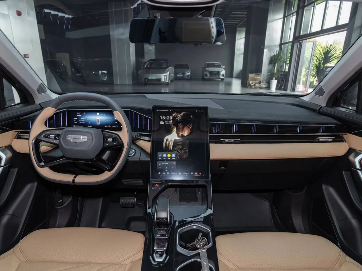 GEELY BOYUE L PREMIUM 2023