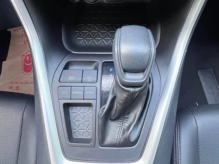 TOYOTA RAV4 2022