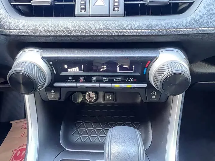 TOYOTA RAV4 2022