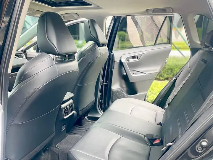TOYOTA RAV4 LUXURY 2022
