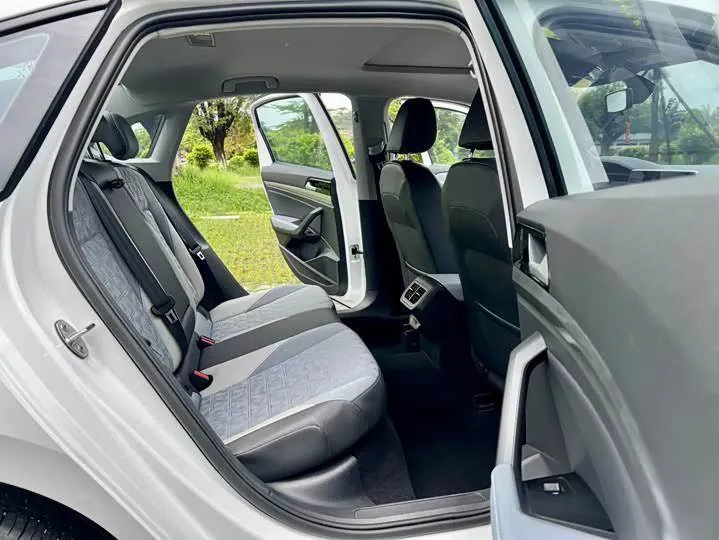 VOLKSWAGEN LAVIDA 2023