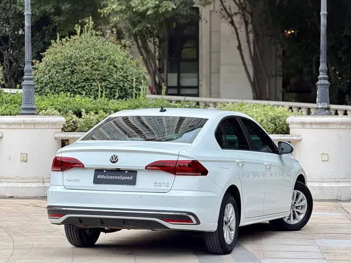 VOLKSWAGEN BORA 200TSI DSG COMFORT 2023