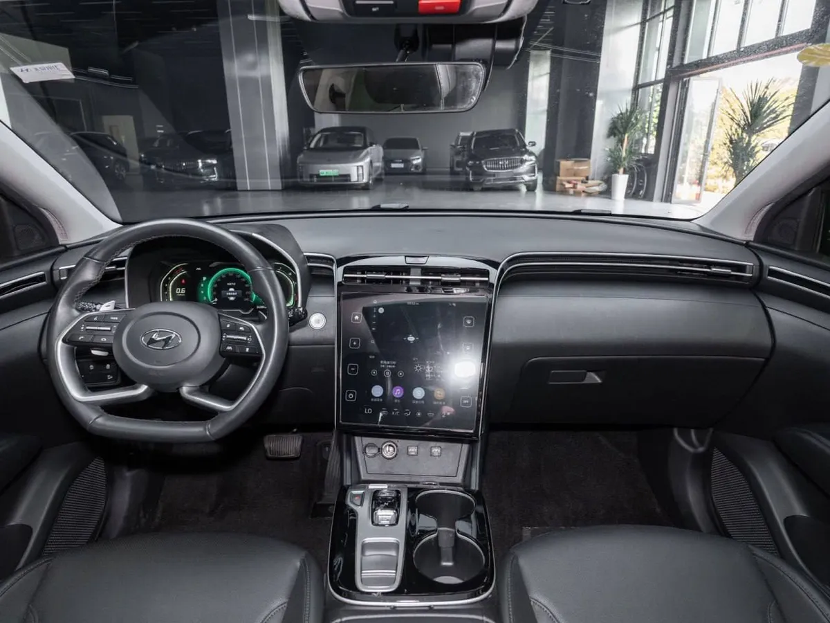 HYUNDAI TUCSON LUXURY 2023