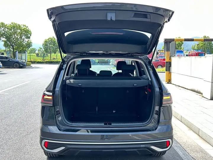 VOLKSWAGEN THARU 300TSI 2WD NEW 2023