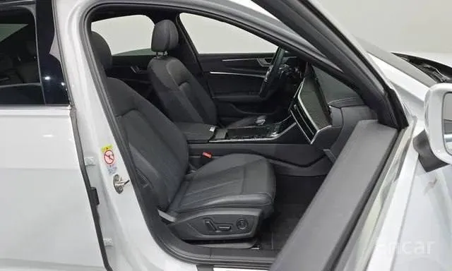 AUDI A4 2019