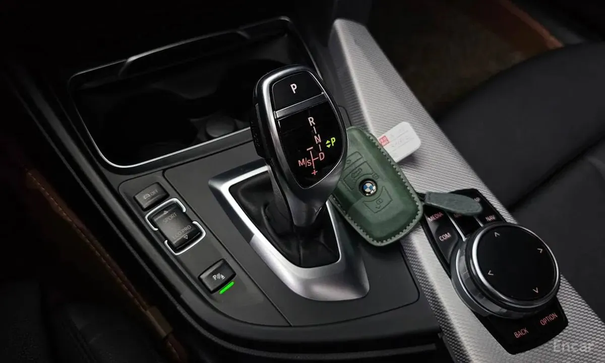 BMW 3 SERIES (F30) 320I M SPORT 2017