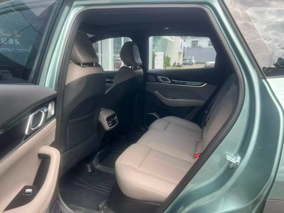 GEELY ATLAS L 2025