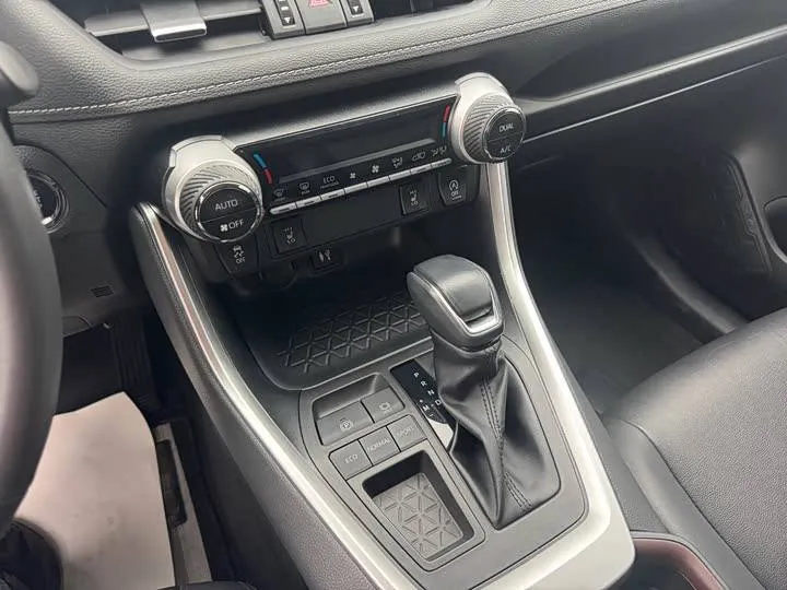 TOYOTA RAV4 2022