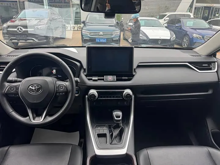 TOYOTA RAV4 2022