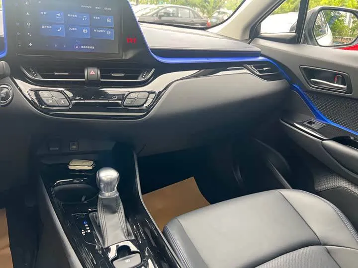 TOYOTA C-HR LUXURY 2021