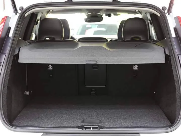 VOLVO XC40 LUXURY 2023