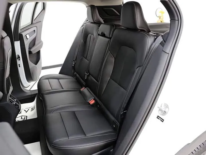 VOLVO XC40 LUXURY 2023