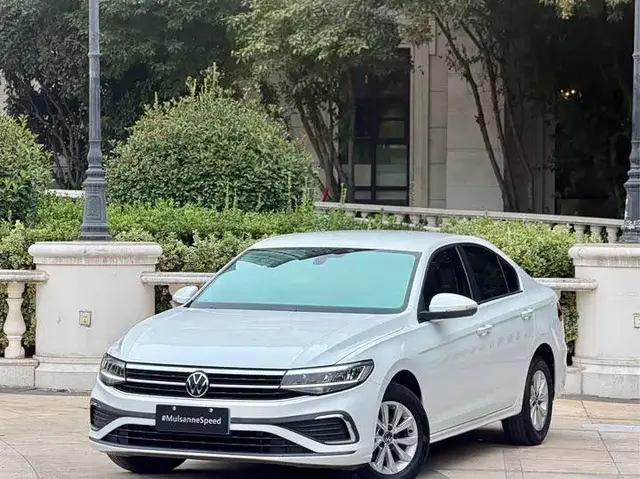 VOLKSWAGEN BORA 200TSI DSG COMFORT 2023